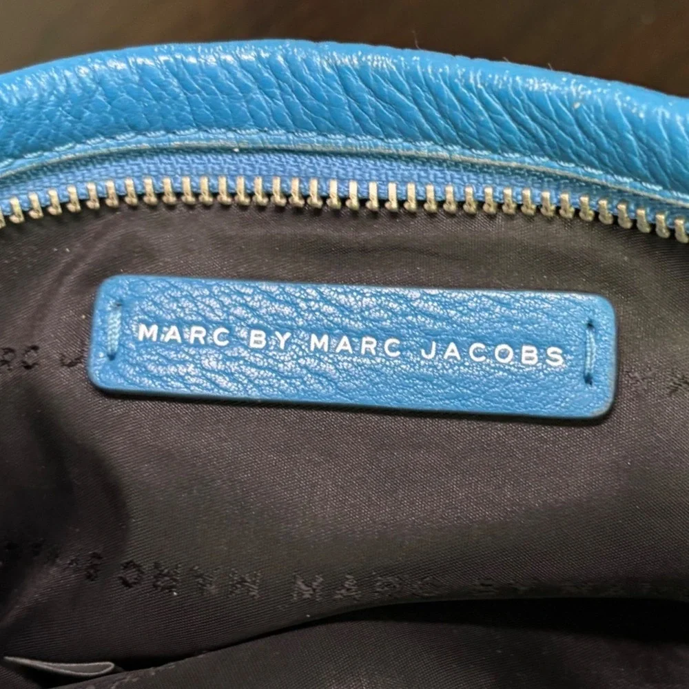 Marc by Marc Jacobs Blue Pebbled Leather Crossbody Bag Minimalst‎ Everyday